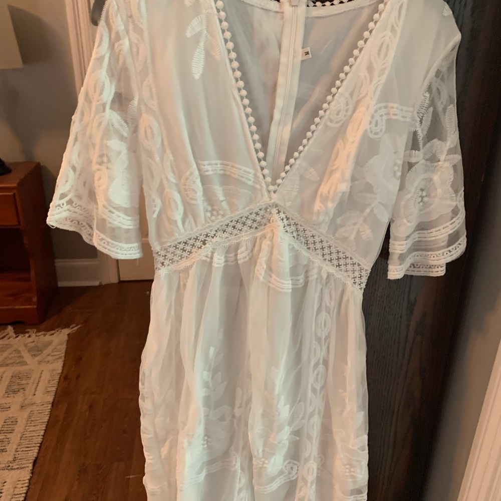 White lace maxi